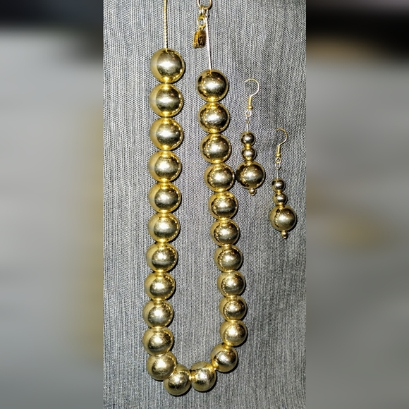 Vintage Anne Klein Chunky Gold Ball Necklace & Matching Earrings Set - Picture 3 of 11